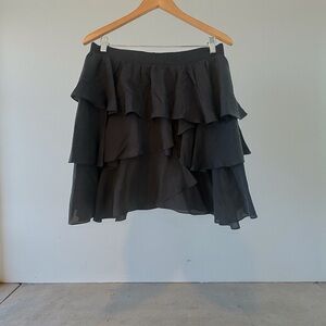 BB Dakota Black Tiered Ruffled Mini Skirt 
100% Silk Size L